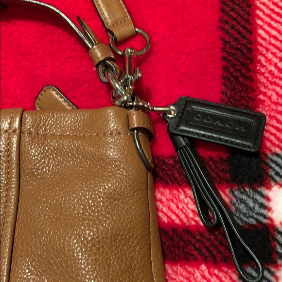 Vintage Coach Leather Tote with side pockets - Picture 7 of 8